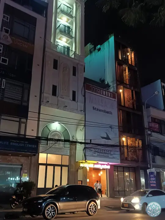 무아홍 마사지 야간 외관 전경