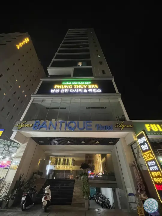 반티크 호텔 외관 및 한국어 간판