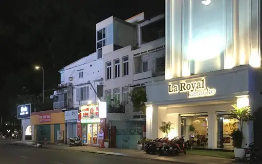 호치민 라로얄 가라오케 | 룸 · 주대 · 이용 정보 썸네일